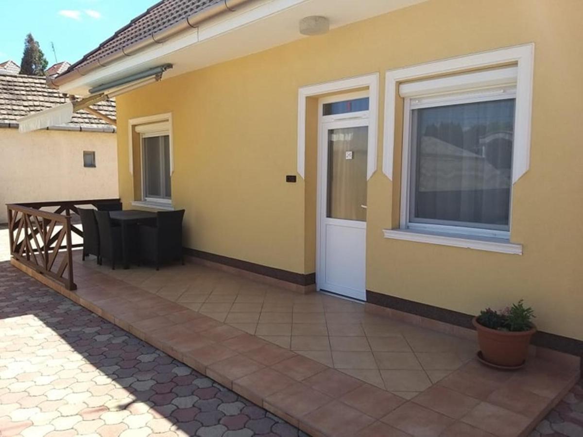 Garden Apartmanház 2 Hajdúszoboszló Exteriér fotografie